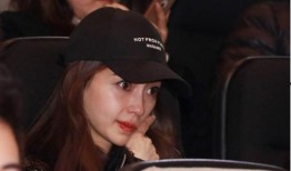 黄晓明爆料杨颖抽烟视频,引发网友热议